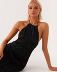 Alicja - Zwiewna sukienka maxi typu halterneck