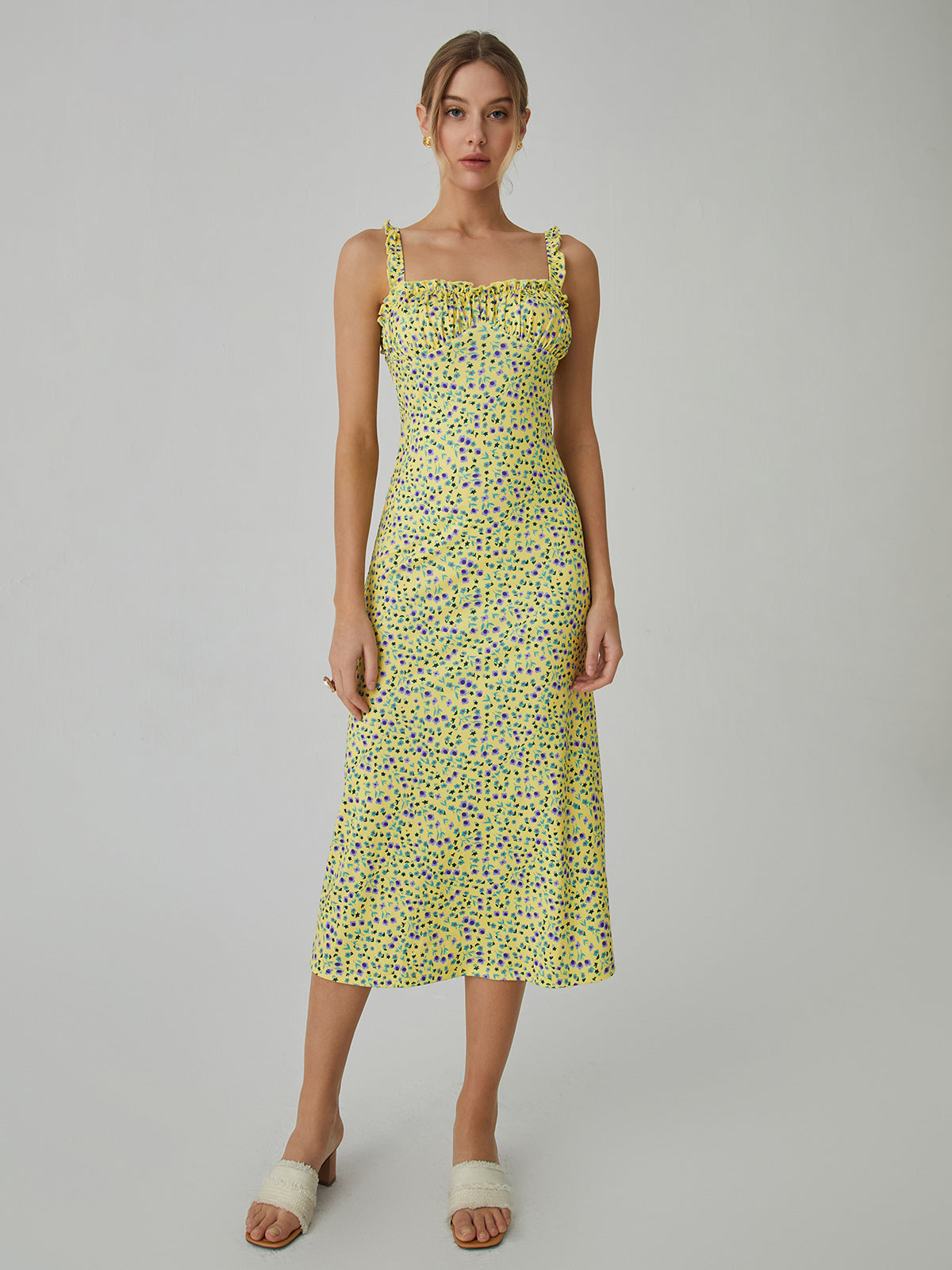 Kwiatowa sukienka boho midi na ramiączkach